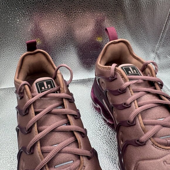 Size 9.5 Nike Air VaporMax Plus Bordeaux Smokey Mauve Womens Sneaker AO4550-200 - Picture 6 of 13